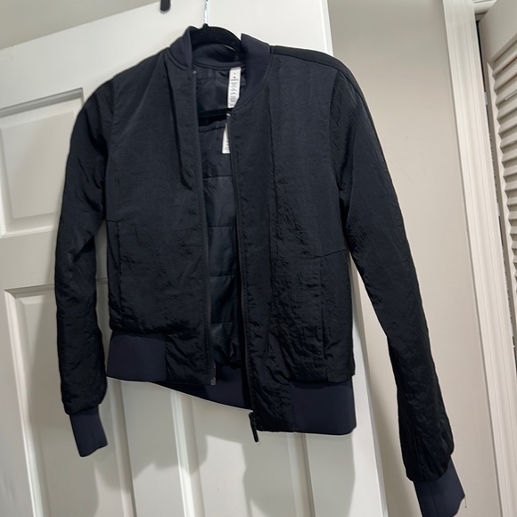 LULULEMON  BLACK BOMBER - Picture 1 of 2